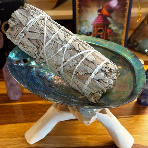 Organic white sage, abalone shell & wood base smudge bundle! 🔮 - Picture 2 of 9